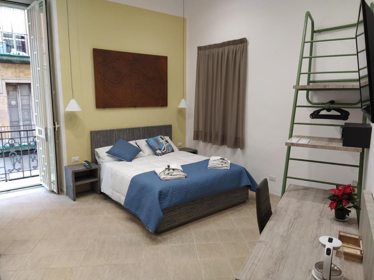 La Casa Di Halley Napoli Bagian luar foto